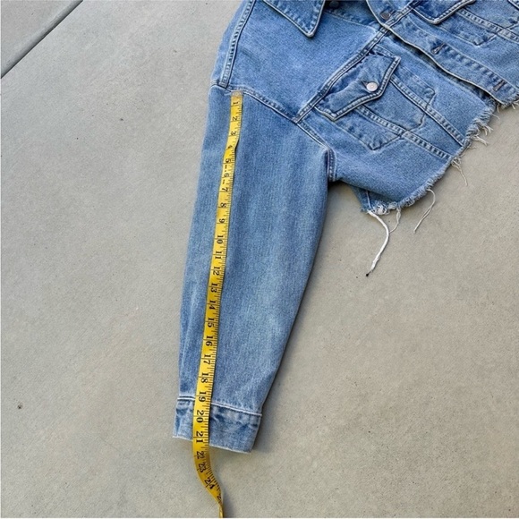 Vintage Guess 90s Denim Jean Jacket Blue Trucker Style Crop - Picture 7 of 15